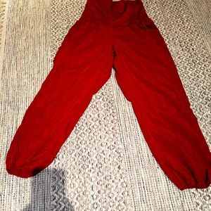 Lululemon joggers size 4 burgundy red wine color